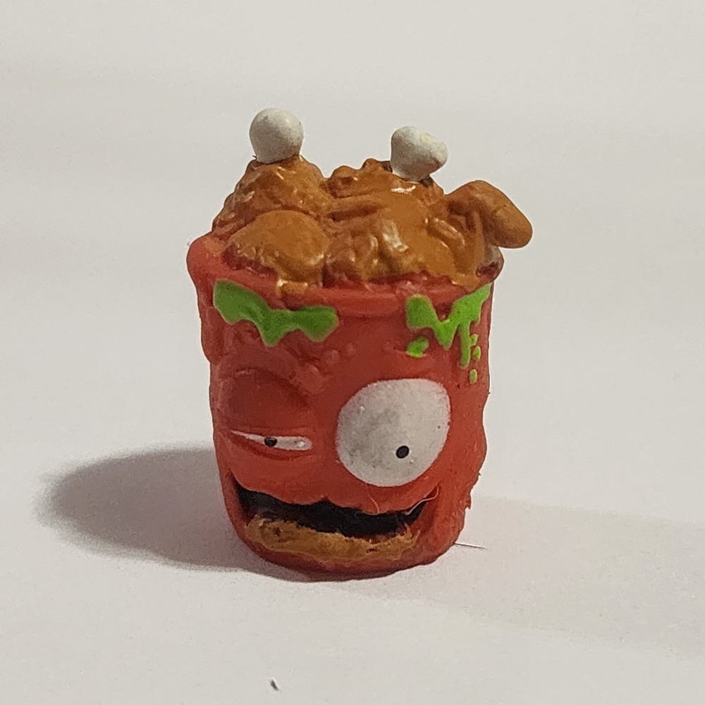 Moose Toys The Grossery Gang Red Chicken Slop Bucket Rubber Figure 1"